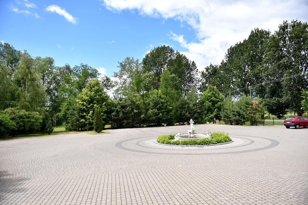 Zajazd Bialy Mlyn Sterławki Wielkie Buitenkant foto